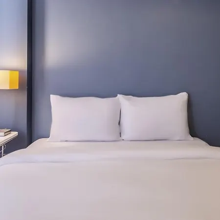 Sleek Flat Near Public Transportation In Maltepe Apartment *